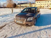 używany Toyota Avensis T25 2.0 D4D liftback doinwestowana