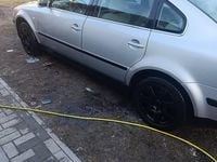 Używany VW Passat 2001 Srebrny Sedan/Limuzyna