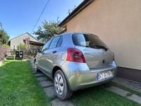 Używany Toyota Yaris 87 KM (63 kW) 2007 Szary Hatchback