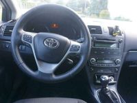 używany Toyota Avensis Wagon 2010 rok