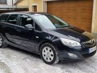 Używany Opel Astra 130 KM (95 kW) 2012 Czarny Kombi