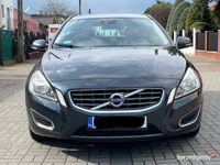 używany Volvo V60 2011r Momentum Navi Alu 17 Zadbany Zarejestrowany