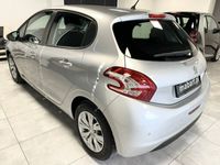 używany Peugeot 208 1.2dm 82KM 2014r. 143 000km