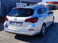 używany Opel Astra Sports Tourer