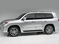 używany Lexus LX570 5.7dm 383KM 2015r. 79 305km