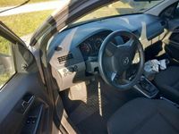 używany Opel Astra kombi 2006r