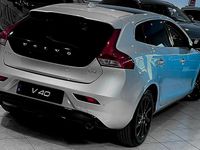 Używany Volvo V40 Ocean Race 190 KM (139 kW) 2015 Srebrny Sedan/Limuzyna