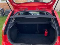 Używany Ford Fiesta 2006 Czerwony Hatchback