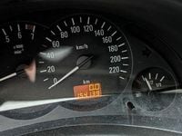 Używany Opel Corsa 2001 Żółtozłoty Hatchback