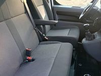 używany Opel Vivaro wersja long 9 osób