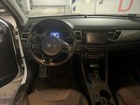 używany Kia Niro Hybrid 1.6 wersja L, 2019 biała perła