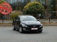 Używany Volvo V60 120 KM (88 kW) 2015 Czarny Kombi