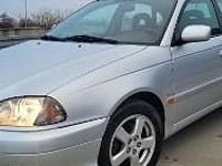 używany Toyota Avensis I