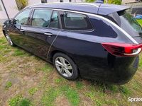 Używany Opel Insignia 2017 Granatowy Kombi