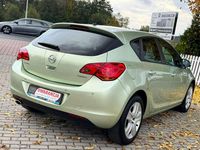używany Opel Astra 4dm 140KM 2011r. 160 000km