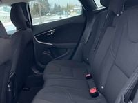 Używany Volvo V40 2017 Granatowy Hatchback