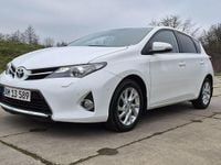 Używany Toyota Auris 132 KM (97 kW) 2014 Biały (metalik) Hatchback