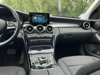 Używany Mercedes C220 194 KM (142 kW) 2018 Biały Kombi
