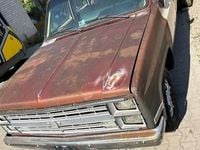 Używany Chevrolet Silverado 1985 Brązowy Sedan/Limuzyna