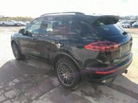 używany Porsche Cayenne 2017, 3.6L, 4x4, porysowany lakier