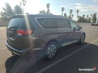 używany Chrysler Pacifica 3.6dm 260KM 2017r. 60 500km