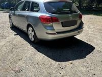 Używany Opel Astra 2011 Srebrny Kombi