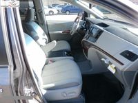 używany Toyota Sienna 3.5dm 266KM 2014r. 330km