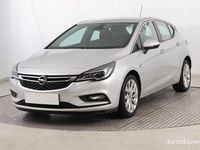 Używany Opel Astra 2017 Srebrny Hatchback