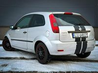 używany Ford Fiesta 1.3dm 70KM 2005r. 249 398km