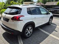 używany Peugeot 2008 1.2dm 110KM 2017r. 78 900km