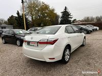 Używany Toyota Corolla 132 KM (97 kW) 2017 Biały Sedan/Limuzyna