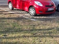 Używany Toyota Yaris 2010 Czerwony Hatchback