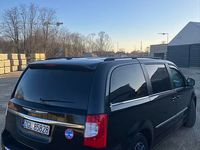 Używany Chrysler Town & Country 2016 Czarny Minivan