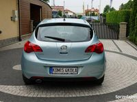 Używany Opel Astra 140 KM (102 kW) 2010 Niebieski Hatchback