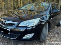 Używany Opel Astra 2010 Czarny Hatchback