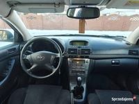 używany Toyota Avensis T25 2.0 D4D liftback doinwestowana