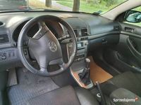 używany Toyota Avensis 
