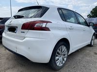 Używany Peugeot 308 100 KM (73 kW) 2015 Biały Sedan/Limuzyna
