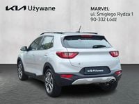 Używany Kia Stonic 100 KM (73 kW) 2023 Srebrny SUV