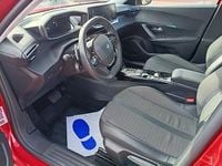 Używany Peugeot 2008 Allure 130 KM (95 kW) 2022 Czerwony SUV