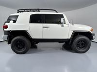 używany Toyota FJ Cruiser 4dm 260KM 2014r. 101 896km