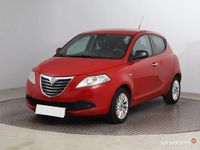 Używany Lancia Ypsilon 69 KM (50 kW) 2013 Czerwony Hatchback