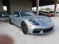 Używany Porsche Panamera 330 KM (242 kW) 2018 Srebrny Sedan/Limuzyna