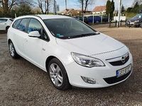 Używany Opel Astra 110 KM (80 kW) 2011 Biały Kombi