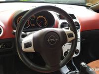używany Opel Corsa 2011 1,4 benzyna 100KM stan BDB 2 kpl kół