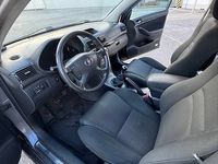 używany Toyota Avensis 2.2 diesel 177KM kombi