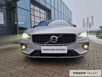 Używany Volvo V60 197 KM (144 kW) 2025 Srebrny Kombi
