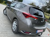 używany Toyota Auris Hybrid 