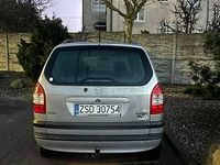 używany Opel Zafira uszkodzony