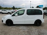 używany Peugeot 106 Partner 1.6dm 99KM 2017r.000km